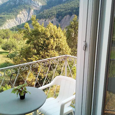 Le Relais Des Cavaliers Villeneuve-d'Entraunes