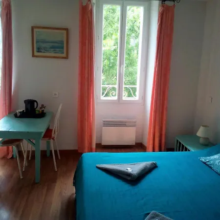 Le Relais Des Cavaliers Hotel *